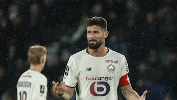 Olivier Giroud durante el último partido de Ligue 1 contra el PSG.