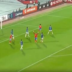 Dávila encanta a Chile con este golazo: ojo al gesto de Valdés
