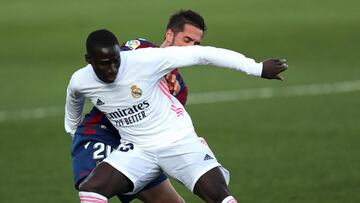 Mendy, durante el Real Madrid-Levante.