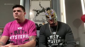 Rey Mysterio y su hijo Dominick.