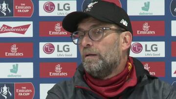 El técnico que todo jugador querría: rapapolvo de Klopp a la prensa por los jóvenes