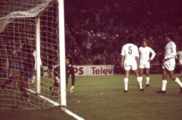 La primera gran goleada del Barcelona en el Bernabéu llegó un 17 de febrero de 1974.