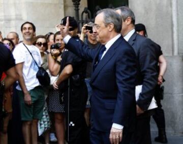 Visita del Real Madrid a las sedes del Ayuntamiento y la Comunidad