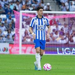 Stefan Medina casi se va a los golpes con compañeros de su equipo