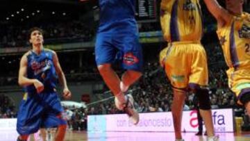 <b>SIEMPRE EFECTIVO. </b>Caner-Medley fue el más destacado del Estu.