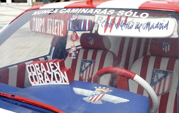 Luis Miguel Pérez tuneó su Peugeot 309 en honor a su gran pasíon, el Atleti. En un día especial ha recorrido los 300 kilómetros que separan su pueblo, Jarandilla de la Vera en Cáceres, de Valladolid.