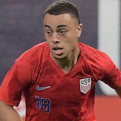 USA squad list suggests Sergiño Dest prefers Netherlands
