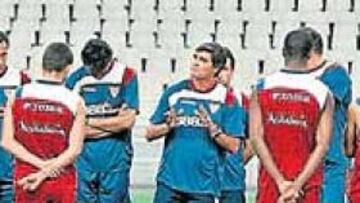 <b>LA VIDA SIGUE. </b>Tras su regreso y los avatares del entierro de Puerta, la plantilla del Sevilla afrontó jornada normal de entrenamiento pensando en la Supercopa