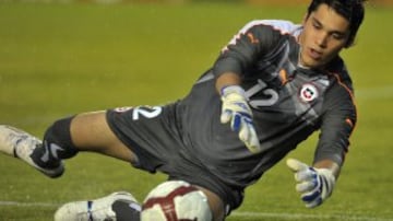 Titular en el Sudamericano 2011. Jugó varias temporadas en Coquimbo y luego pasó a Universidad de Chile. Ahora es suplente a Deportes Copiapó.