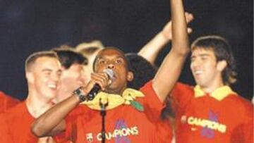 <b>UNA GRACIA CARA. </b>Etoo cantó el domingo y deberá pagar por ello.