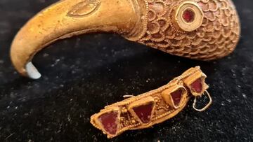 Usan detectores de metales en mitad del campo y encuentran el ‘hallazgo de su vida’ en forma de oro