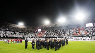 08/02/18  PARTIDO COPA DEL REY SEMIFINAL VUELTA 
 VALENCIA - BARCELONA 
 PANORAMICA VISTA GENERAL MESTALLA 
 TIFO AFICIONADOS SEGUIDORES