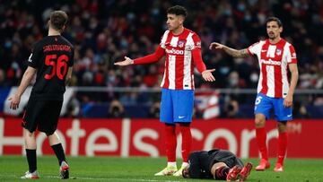 Giménez y Savic, ante el Milan.