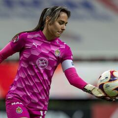 Blanca Félix, portera de Chivas, tiene COVID-19