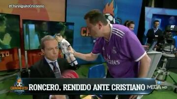 Lo nunca visto... ¡Roncero acariciando a Soria con un muñeco de Cristiano!