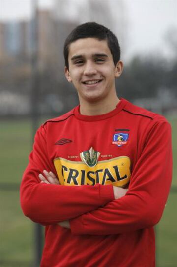 Irrumpió con fuerza en Colo Colo el 2012, hizo goles, pero se quedó en eso. Tiene 23 años y en 2017 jugó por Real San Joaquín.