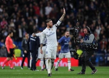 Sergio Ramos salutes the fans after the Deportivo match