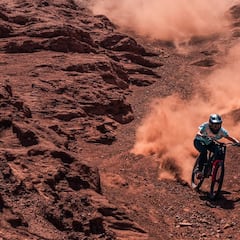 Tremendas líneas de freeride de Cami Nogueira en Chile