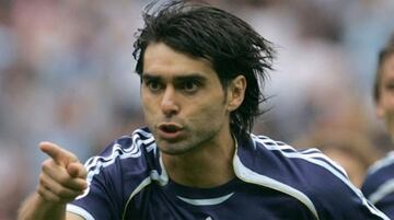 15°. Roberto Ayala (44 años, retirado) disputó 115 partidos por Argentina.