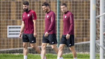 Aduriz, con Villalibre y De Marcos