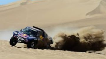 El buggy de Al-Attiyah se mantiene en carrera y el de Sainz ya abandonó.