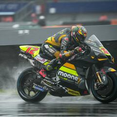 Pole de Bezzechi a pesar de caída, con Márquez fuera de la Q2