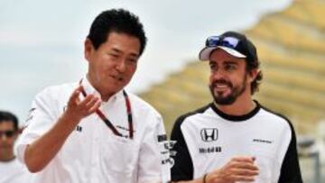 Yasuhisa Arai junto a Fernando Alonso en Malaisia.