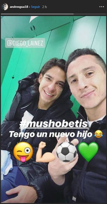 Guardado es el principal cobijo de Lainez en el Betis. Desde su llegada, 'El Principito' ha apoyado al canterano americanista para que se adapte lo mejor posible.