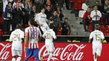 <b>IMPARABLE. </b>Di María fue una pesadilla para el Sporting y derribó el muro rojiblanco con un gol casi sin ángulo que allanó el camino madridista en El Molinón.
