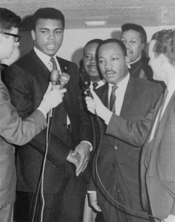 Ali y Martin Luther King durante un acto.
