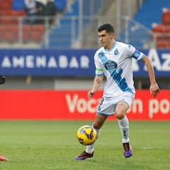 Villares, el inamovible pilar en el centro del campo del líder