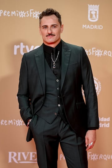 El actor Asier Etxeandia posa en la alfombra roja de la 30 edici¨®n de los Premios Jos¨¦ Mar¨ªa Forqu¨¦, en el Palacio Municipal de IFEMA.