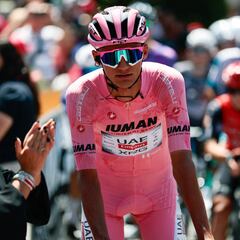 Isaac del Toro resiste y mantiene la ‘Maglia Rosa’ en el Giro de Italia