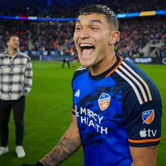 USMNT striker and Monterrey target Brandon Vázquez one step away from Premier League switch