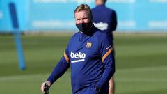 Ronald Koeman, en uno de sus primeros entrenamientos con el Barcelona en Sant Joan Desp&iacute;.