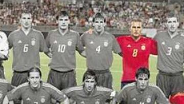 <b>NUEVE CAMBIOS. </b>Este es el once que jugó contra Venezuela en el debut de Luis Aragonés. Sólo repiten Baraja y Puyol.