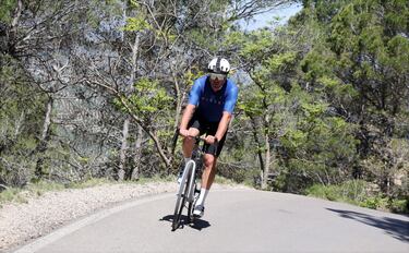 El puerto, además de atravesar Cazorla, hará lo propio con la localidad de La Iruela, para luego seguir la subida y entrar de nuevo en territorio de Cazorla a través de un terreno sin apenas descanso, constante al 4% y el 5% de desnivel.