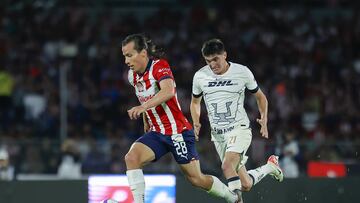 (L-R), Fernando Gonzalez of Guadalajara and Gustavo del Prete of Pumas during the game Pumas UNAM vs Guadalajara, corresponding to Round 17 of the Torneo Apertura 2023 of the Liga BBVA MX, at Olimpico Universitario Stadium, on November 11, 2023.
<br><br>
(I-D), Fernando Gonzalez de Guadalajara y Gustavo del Prete de Pumas durante el partido Pumas UNAM vs Guadalajara, correspondiente a la Jornada 17 del Torneo Apertura 2023 de la Liga BBVA MX, en el Estadio Olimpico Universitario, el 11 de Noviembre de 2023