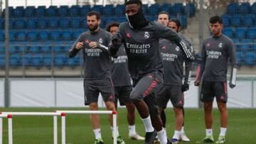 El Real Madrid se entrenó por última vez antes de medirse al Alavés.