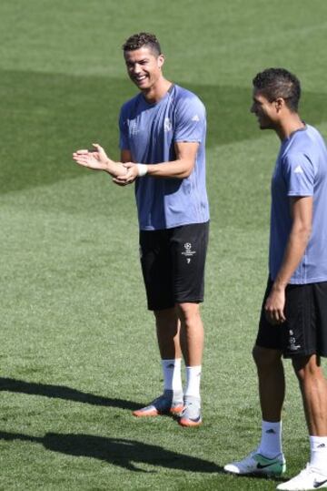 Último entrenamiento del Real Madrid antes del derbi