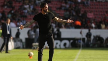 Atlas' coach Benjamin Mora gesturesduring the Mexican Clausura tournament football match between Atlas and Pachuca at the Jalisco stadium in Guadalajara, Jalisco state, Mexico, April 15, 2023. (Photo by ULISES RUIZ / AFP)