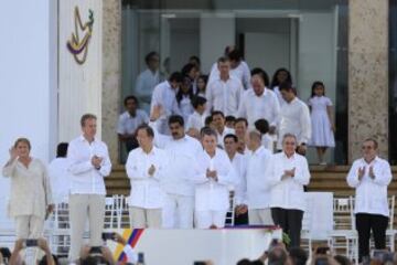 En Cartagena, Bogotá y varias ciudades del país se vivió un día de paz. La firma de los Acuerdos emocionó a los colombianos.