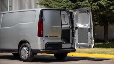 Chevrolet Express Max EV 2026: Análisis y precios de la van eléctrica 