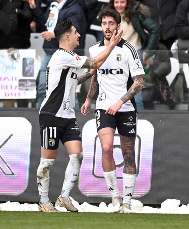 No estaba teniendo suerte Fer Niño en los últimos partidos, pero su decisivo gol ante el Racing para dar la victoria a 13 minutos para el final, le servirá para coger confianza. El delantero, tras recibir en el primer palo, se acomodó la pelota y a pesar de escorarse, se sacó un zapatazo en forma de gol.