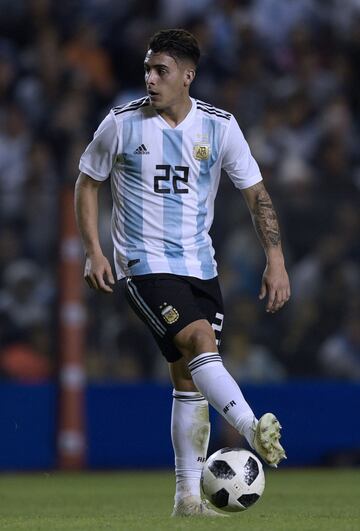 Jugador de Boca Juniors de 22 a?os.