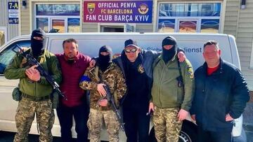 "Los leopardos", los hinchas del Barça en Kiev, que luchan contra Rusia