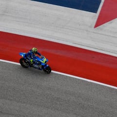 Iannone sorprende a Márquez y gran escalada de Pedrosa