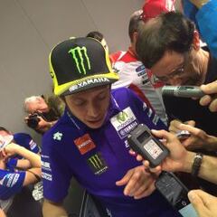 Rossi: "Márquez no quería ganar, sólo ayudar a Lorenzo"