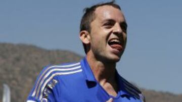 Gustavo Lorenzetti celebra ante Universidad Católica en San Carlos el torneo pasado.