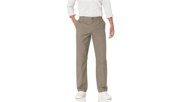 Pantalón chino gris con bolsillos para hombre de Amazon Essentials